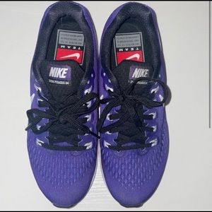 Women’s purple Nike shoes